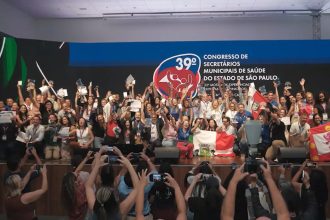 Emoção marca premiação da 22ª Mostra de Experiências Exitosas dos Municípios paulista no 39º Congresso do COSEMS/SP