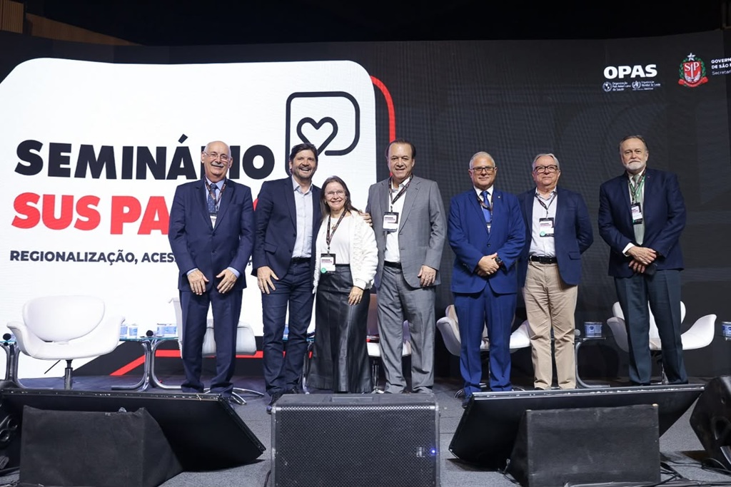 COSEMS/SP participa de seminário sobre regionalização da saúde e acompanha lançamento de publicação da SES-SP