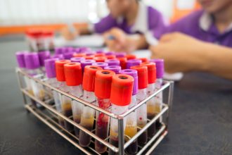 19ª Campanha Fique Sabendo mobiliza municípios paulistas para ampliar testagem de HIV e sífilis