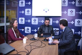Adriana Martins participa do Saiba a Fundo Podcast e debate gestão integrada do SUS